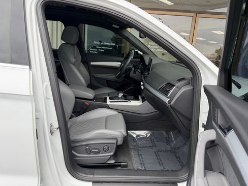 Used 2021 Audi SQ5 Premium Plus w/ Premium Plus Package image 24