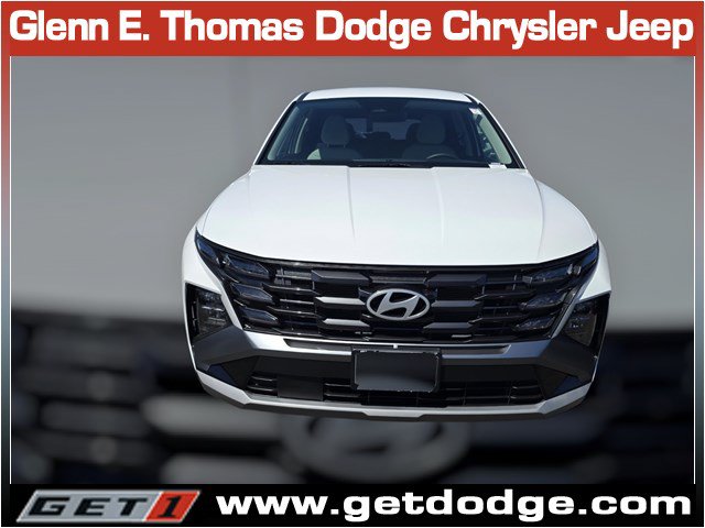 Used 2025 Hyundai Tucson SE FWD image 2