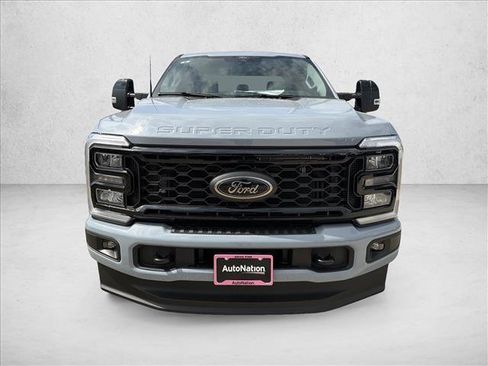 New 2026 Ford F250 Lariat w/ Black Appearance Package AWD/4WD image 9