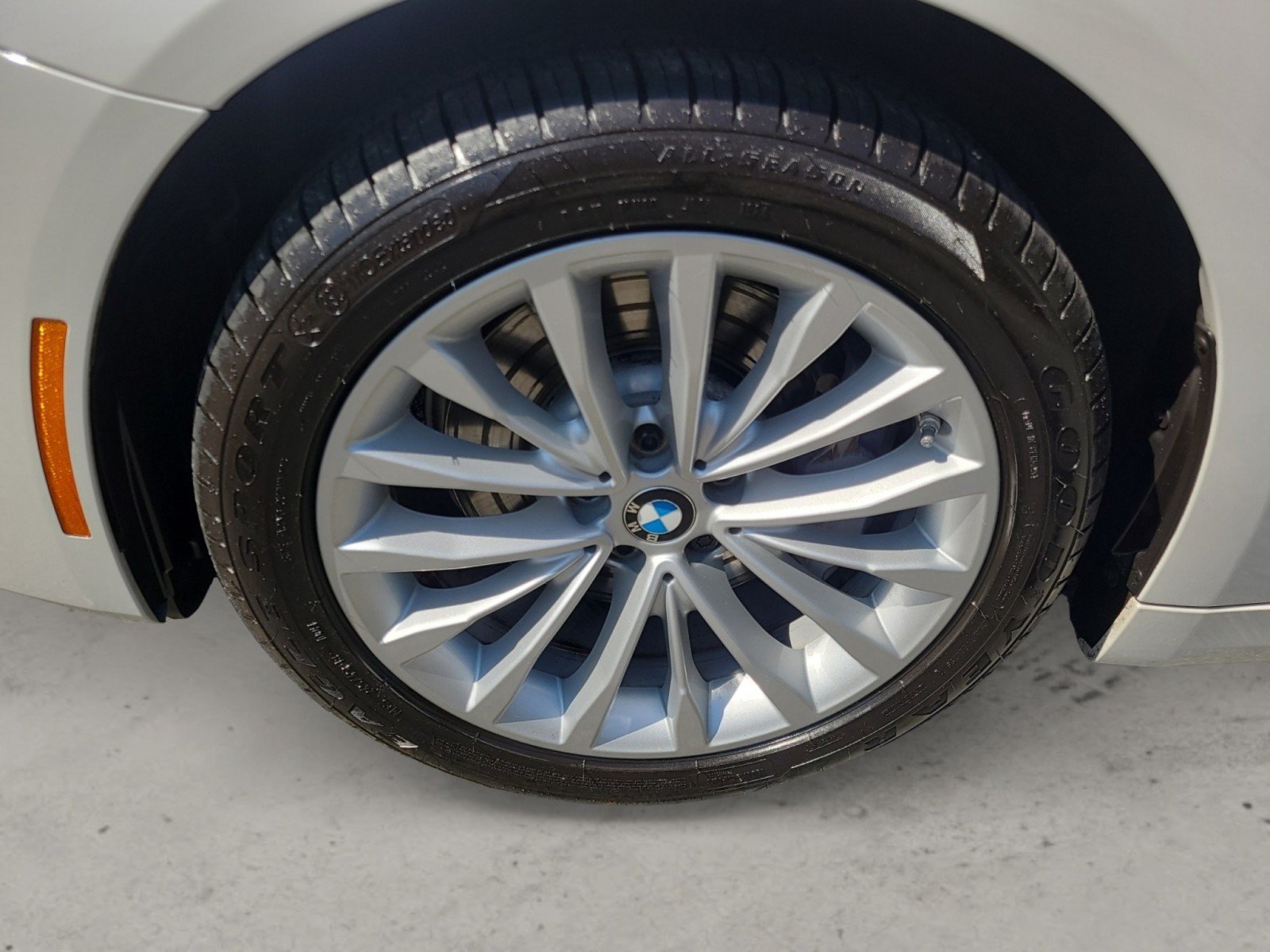 Used 2022 BMW 530i xDrive w/ M Sport Package AWD/4WD image 10