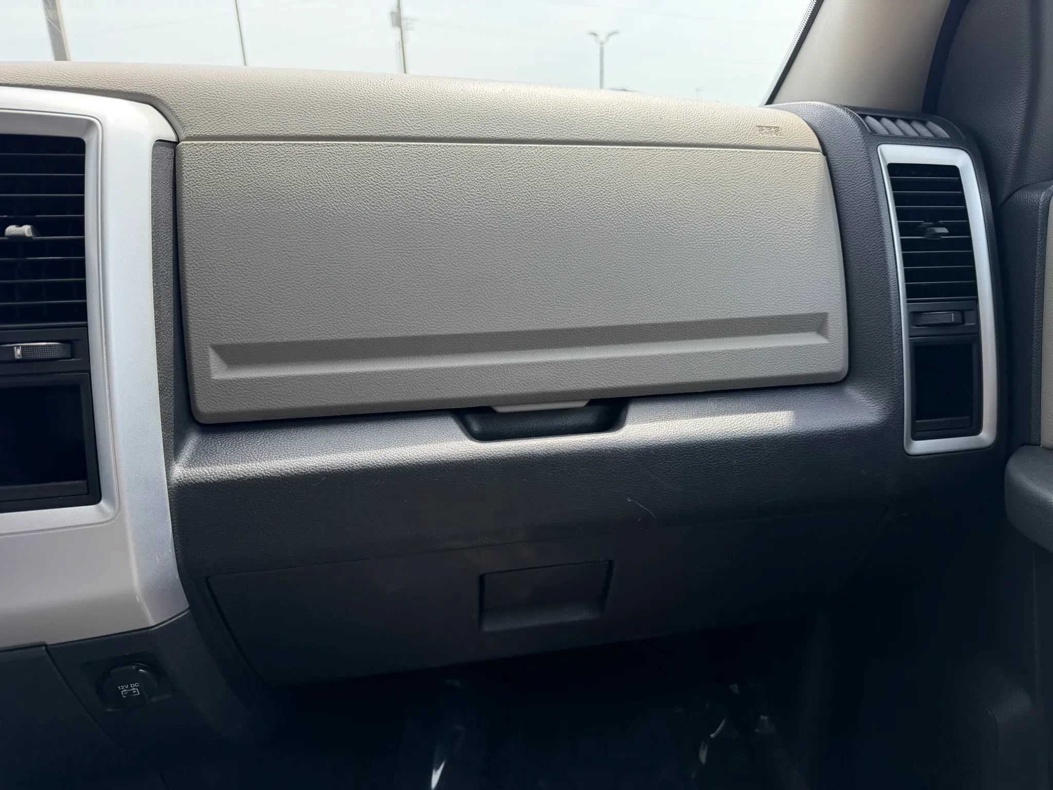 Used 2012 RAM 1500 Classic SLT AWD/4WD image 32