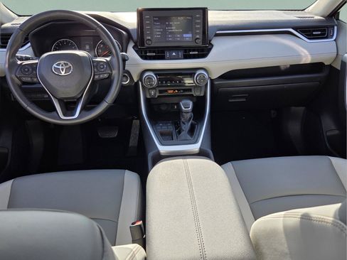 Used 2019 Toyota RAV4 XLE Premium FWD image 13