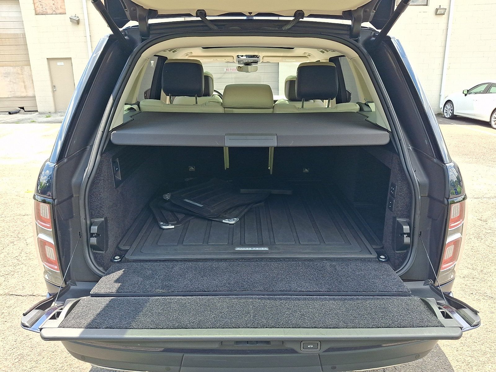 Used 2018 Land Rover Range Rover HSE AWD/4WD image 29