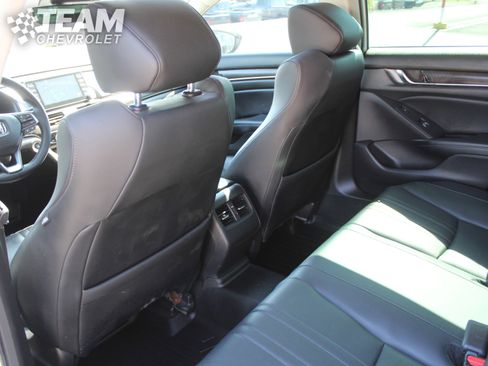 Used 2018 Honda Accord Touring image 22