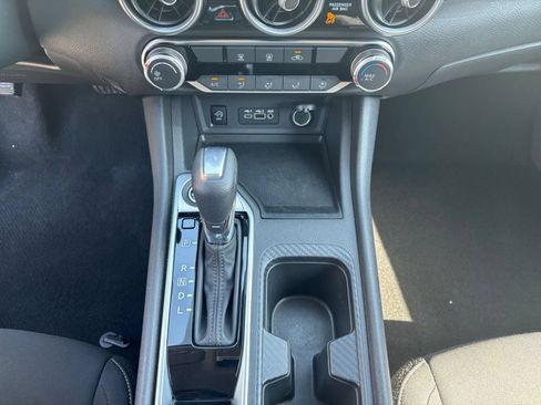 Used 2025 Nissan Sentra SV FWD image 39
