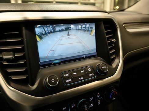 Used 2019 GMC Acadia SLT image 17