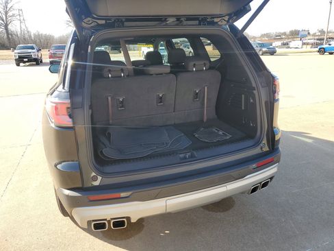 Used 2025 GMC Acadia Elevation image 32