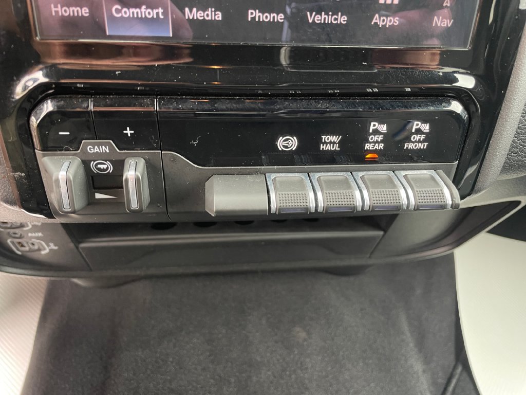 Certified 2026 RAM 2500 Big Horn AWD/4WD image 40