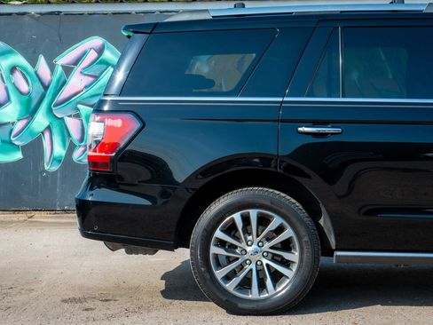 Used 2018 Ford Expedition Limited w/ Equipment Group 301A RWD image 11