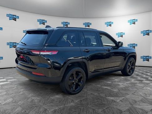Certified 2023 Jeep Grand Cherokee Limited w/ Black Appearance Package AWD/4WD image 6