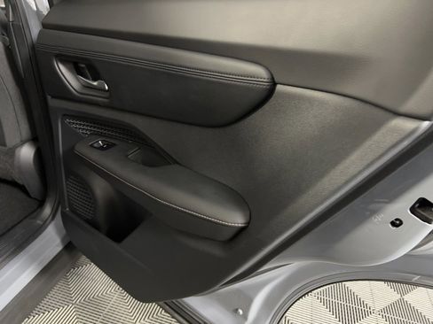 Used 2024 Nissan Ariya FWD image 31