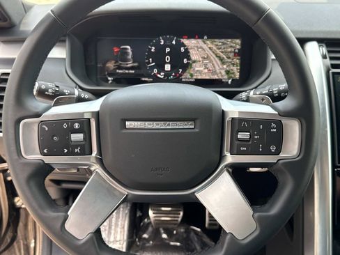 Certified 2024 Land Rover Discovery Dynamic SE image 26