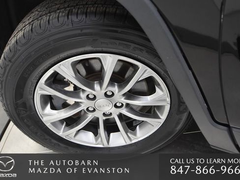 Used 2019 Jeep Cherokee Latitude Plus w/ Cold Weather Group image 31