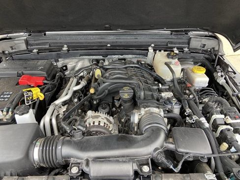 Used 2024 Jeep Wrangler Unlimited Sport AWD/4WD image 27