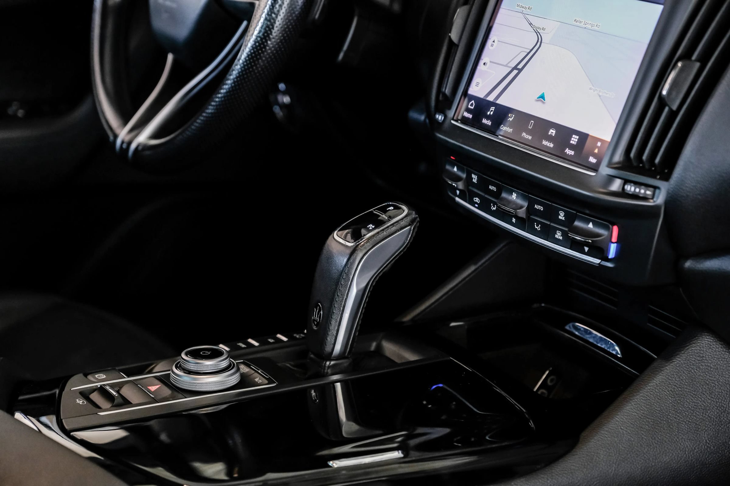 Used 2021 Maserati Levante AWD/4WD image 24