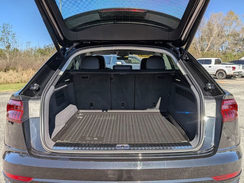 Used 2023 Audi Q8 Premium Plus image 32