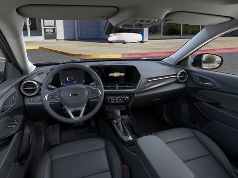 New 2026 Chevrolet Trax ACTIV w/ Sunroof Package FWD image 16
