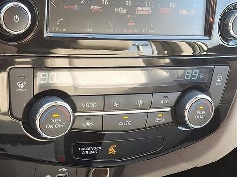 Used 2022 Nissan Rogue Sport SL image 15