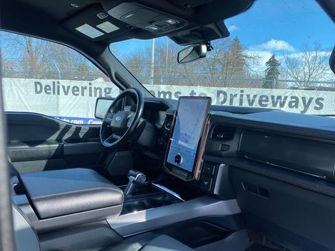 Used 2023 Ford F150 Lightning Lariat image 19