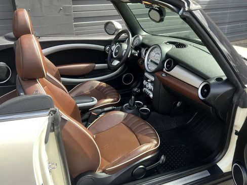 Used 2009 MINI Cooper S w/ Convenience Pkg FWD image 17