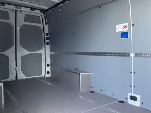 Certified 2025 Mercedes-Benz Sprinter 2500 image 17