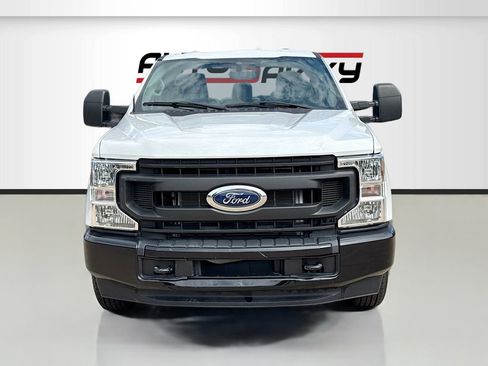Used 2022 Ford F250 XL RWD image 2