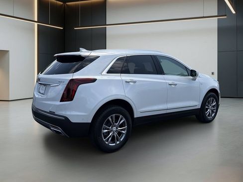 Certified 2023 Cadillac XT5 Premium Luxury w/ Technology Package FWD image 6
