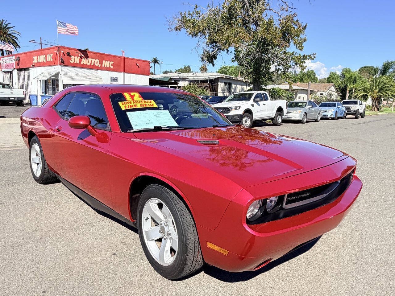 Used 2012 Dodge Challenger SXT RWD image 5