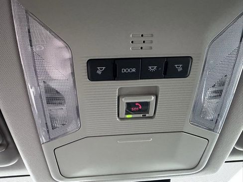 Used 2022 Toyota RAV4 XLE image 30