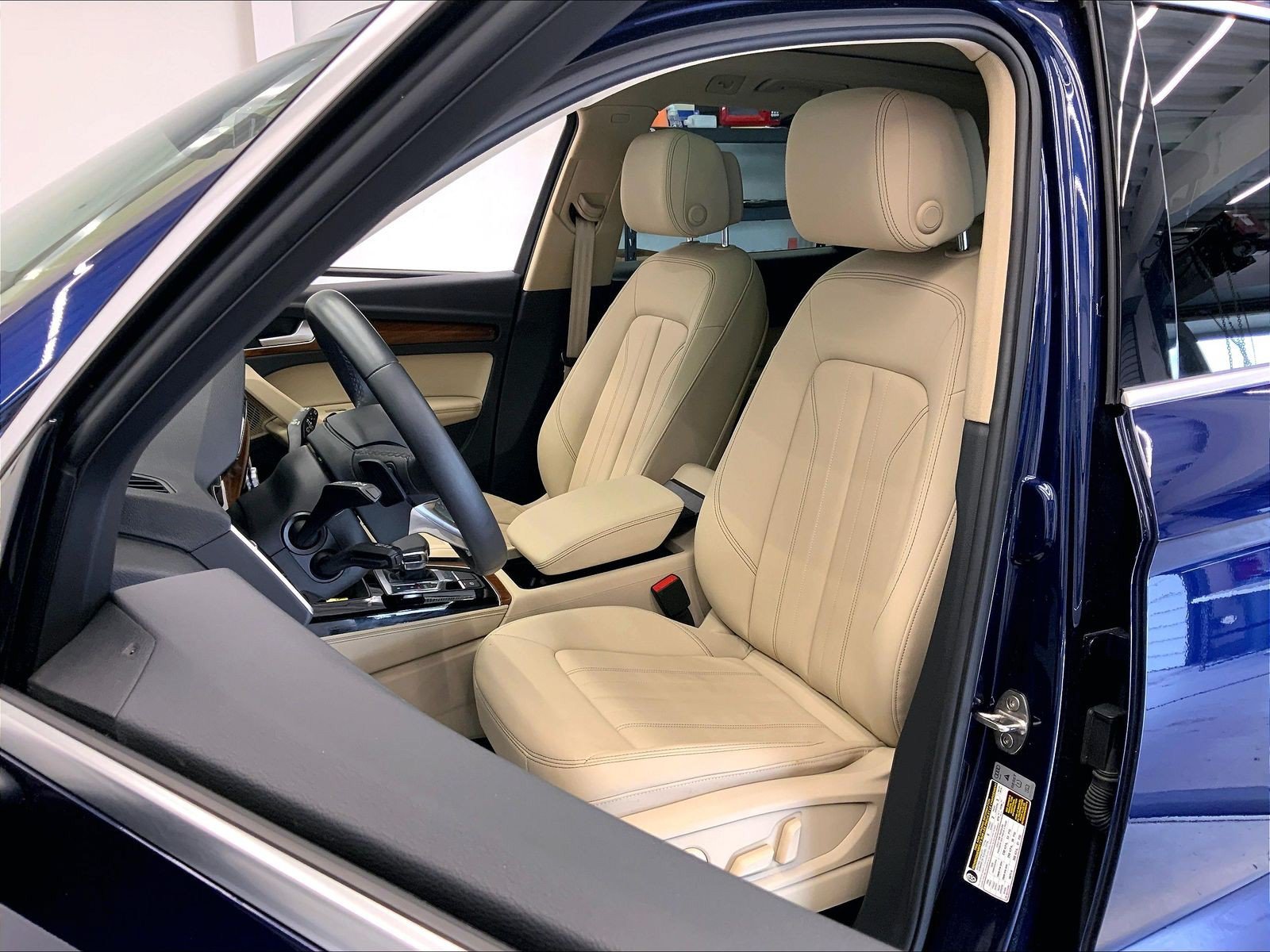 Certified 2023 Audi Q5 2.0T Premium Plus w/ Premium Plus Package AWD/4WD image 17