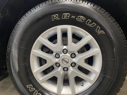 Used 2018 Nissan Frontier SV image 6