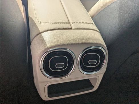 Used 2025 Mercedes-Benz C 300 C 300 image 13