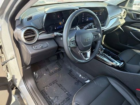 Used 2025 Chevrolet Trax ACTIV w/ Driver Confidence Package image 21
