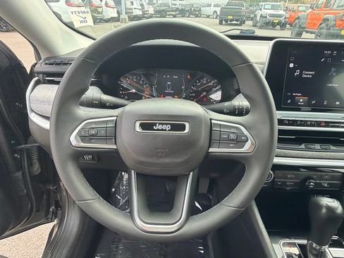 Used 2022 Jeep Compass Latitude AWD/4WD image 21