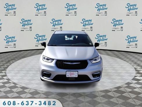 New 2026 Chrysler Pacifica Select AWD/4WD image 2
