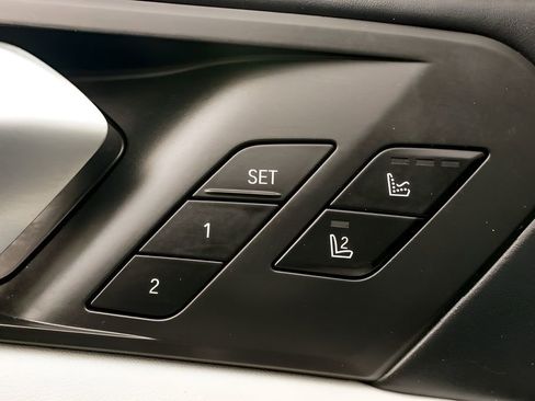 Used 2021 BMW X5 M AWD/4WD image 22