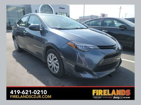 Used 2018 Toyota Corolla LE image 1