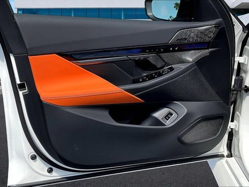 New 2027 BMW M5 Touring AWD/4WD image 20