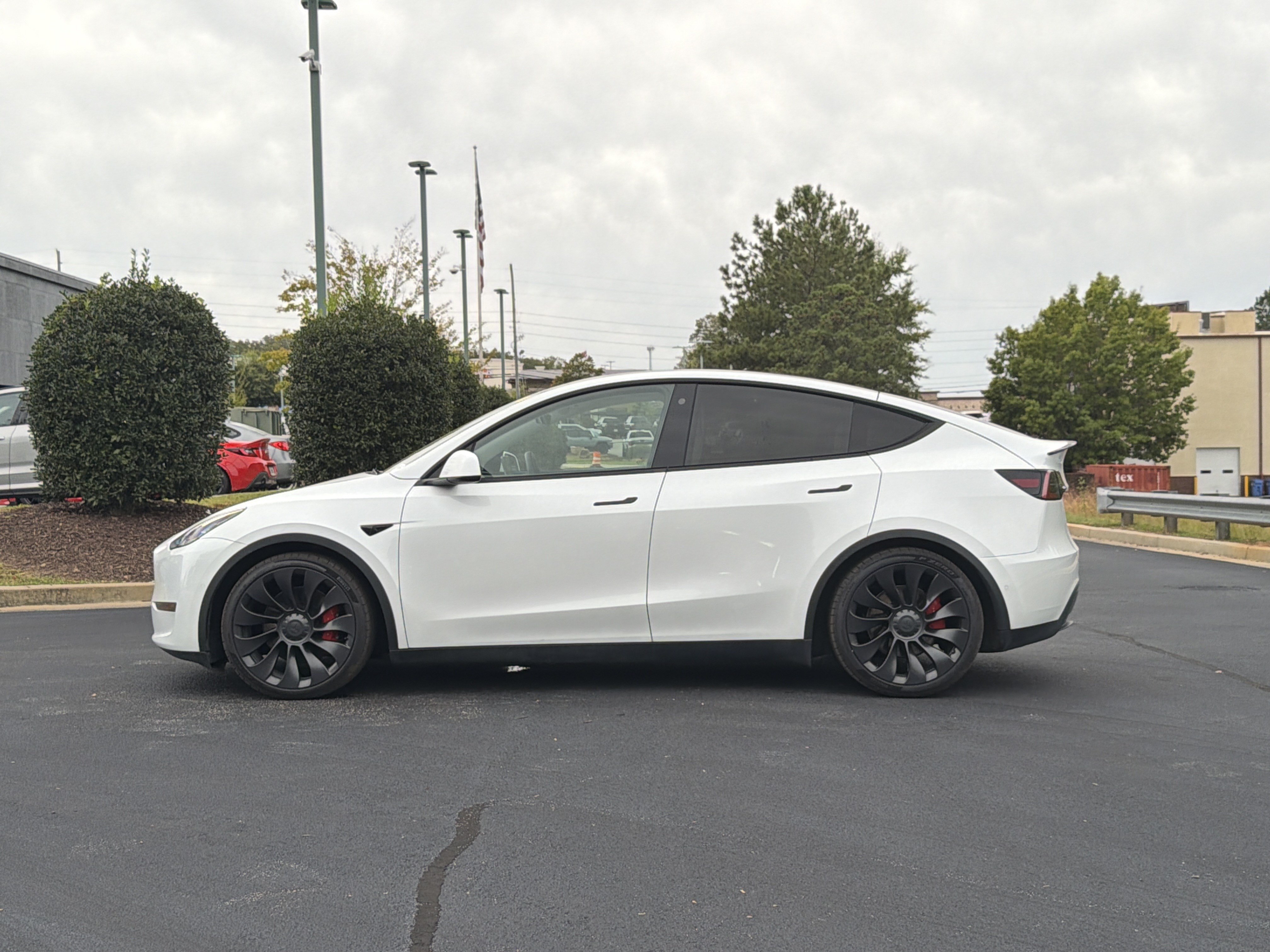 Used 2022 Tesla Model Y Performance AWD/4WD image 12