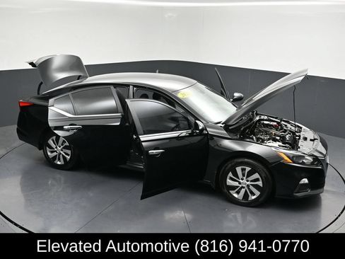 Used 2022 Nissan Altima 2.5 S FWD image 30