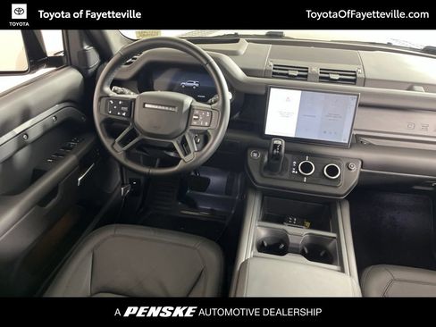Used 2025 Land Rover Defender 130 X-Dynamic SE AWD/4WD image 5