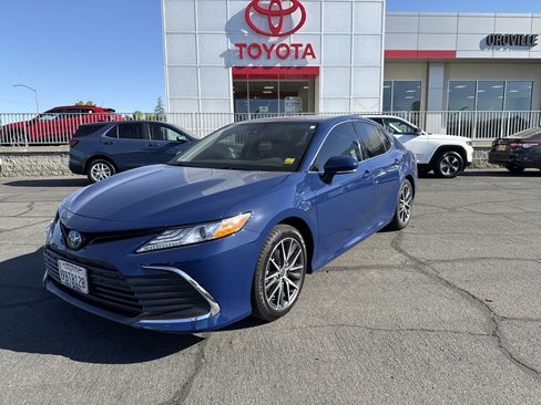 Used 2023 Toyota Camry XLE w/ Cold Weather Package FWD image 1