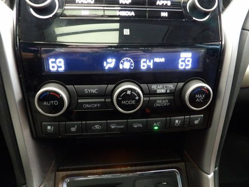 Used 2019 Subaru Ascent Touring w/ Popular Package #2 AWD/4WD image 36