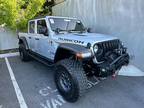 Used 2023 Jeep Gladiator Rubicon w/ Trailer Tow Package AWD/4WD image 2