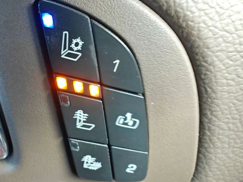 Used 2013 Chevrolet Avalanche LTZ AWD/4WD image 41