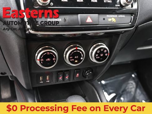 Used 2025 Mitsubishi Outlander Sport SE AWD/4WD image 19