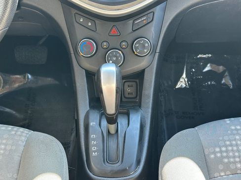 Used 2020 Chevrolet Sonic LT FWD image 28