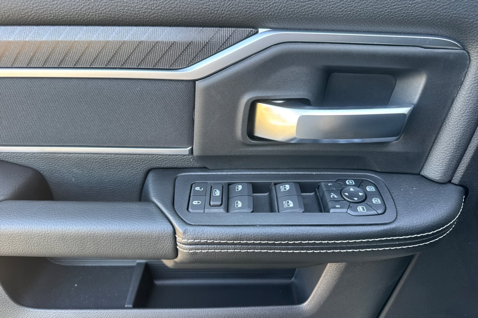 New 2027 RAM 3500 Big Horn AWD/4WD image 10