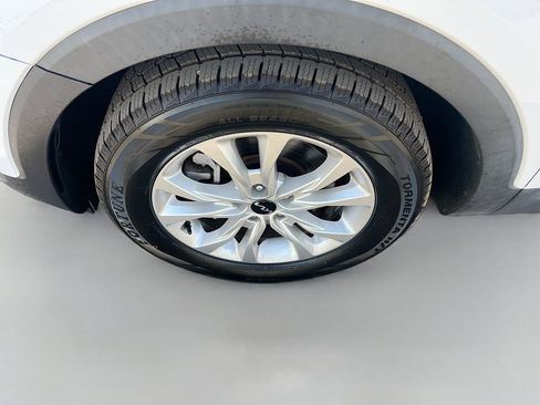 Used 2022 Kia Telluride LX FWD image 32