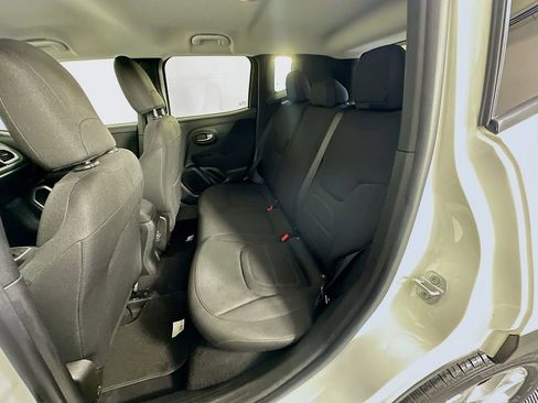 Used 2019 Jeep Renegade Latitude image 23